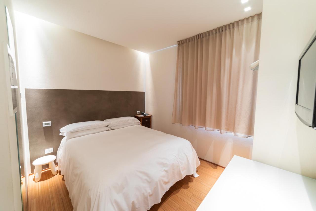 Hotel Country House La Radice Civitanova Marche Cameră foto